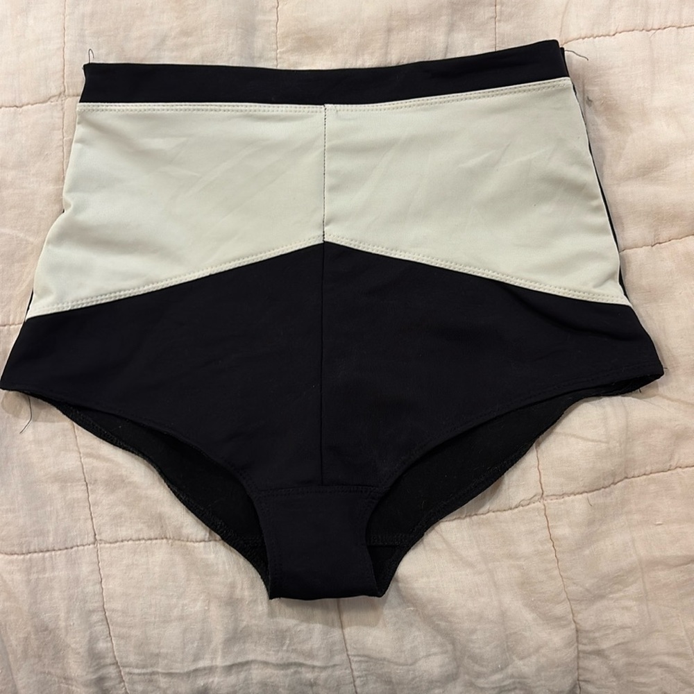 Hackwith Design House swim bottoms M